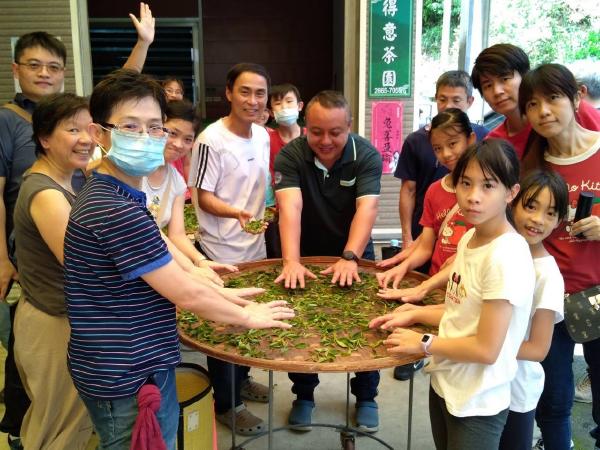 【新北坪林】泰得意職人製茶廠：老茶園大變身，堅守包種茶傳承，引入接單製造概念，打造台灣莊園茶葉品牌