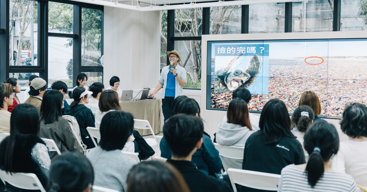 海湧工作室執行長陳人平鼓勵青年實際走到現場，更加瞭解真實問題